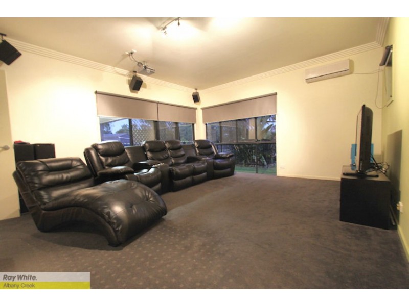 7 Plum Pine Ct, Eatons Hill QLD 4037