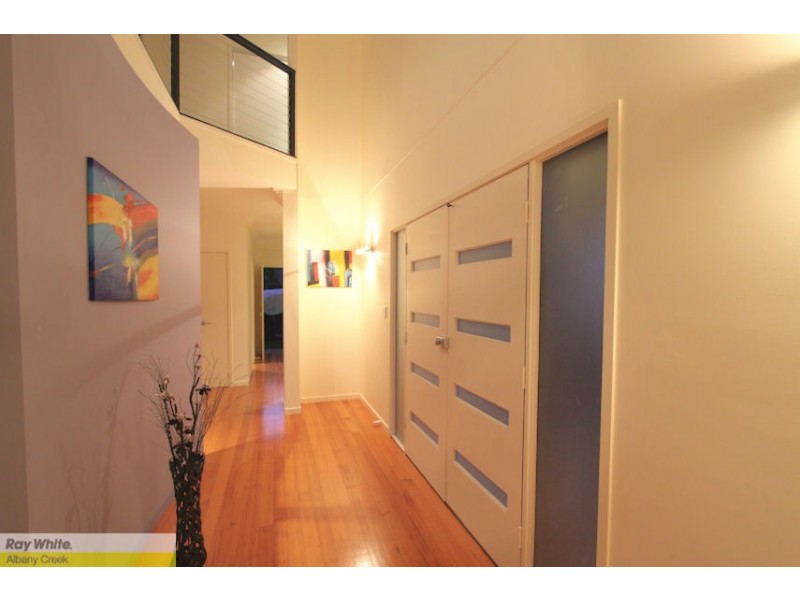 7 Plum Pine Ct, Eatons Hill QLD 4037