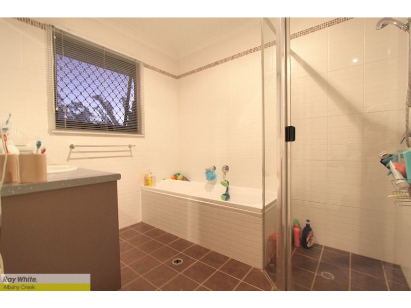 7 Plum Pine Ct, Eatons Hill QLD 4037