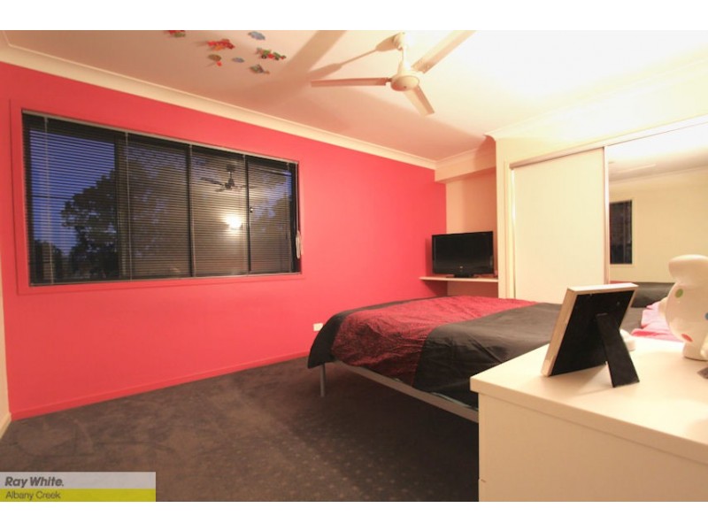 7 Plum Pine Ct, Eatons Hill QLD 4037