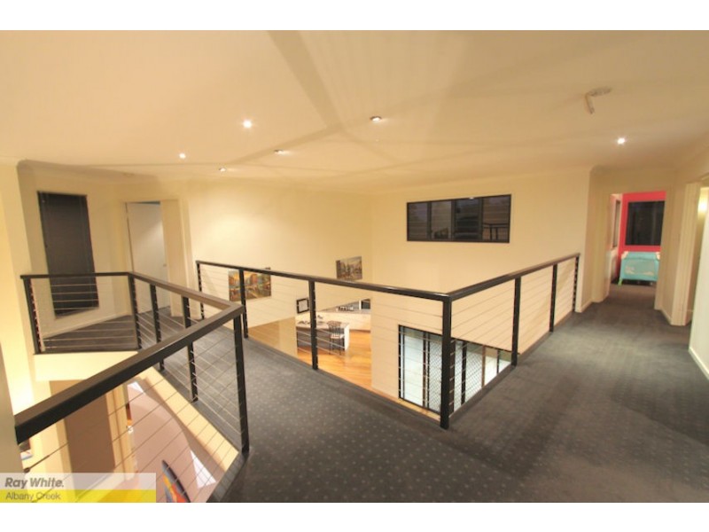 7 Plum Pine Ct, Eatons Hill QLD 4037