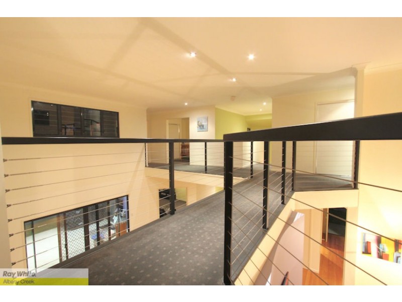 7 Plum Pine Ct, Eatons Hill QLD 4037