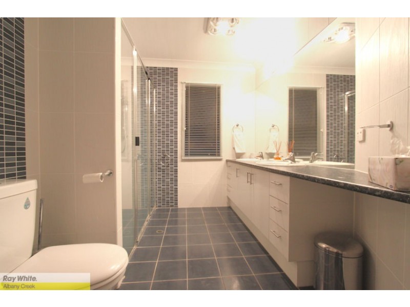 7 Plum Pine Ct, Eatons Hill QLD 4037