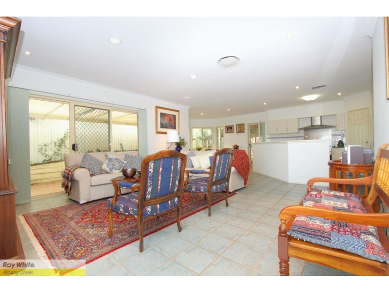 11 Felicia Pl, Eatons Hill QLD 4037