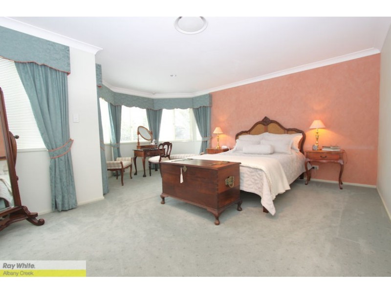 11 Felicia Pl, Eatons Hill QLD 4037