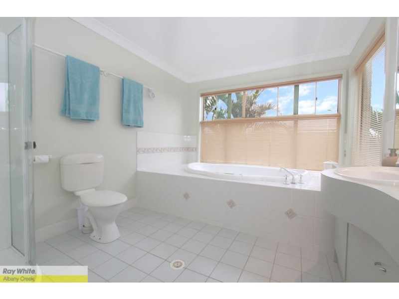 11 Felicia Pl, Eatons Hill QLD 4037