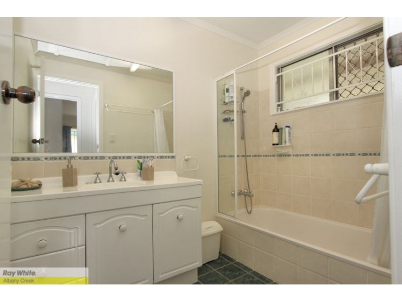 24 Irruka Cres, Ferny Hills QLD 4055