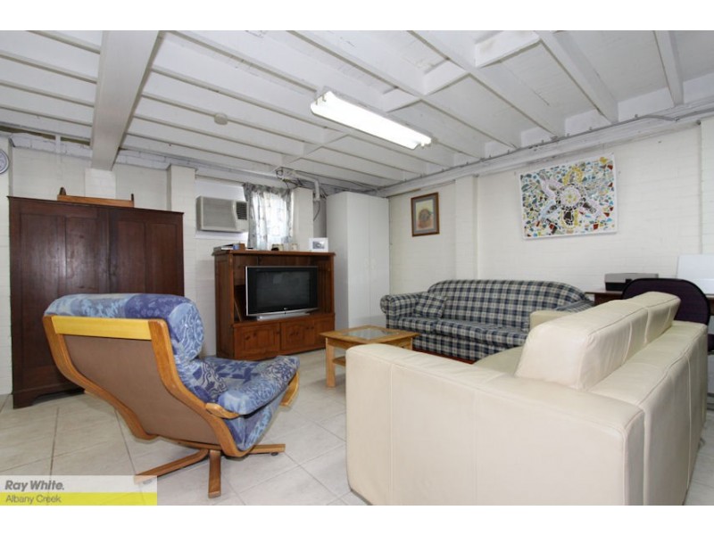 24 Irruka Cres, Ferny Hills QLD 4055