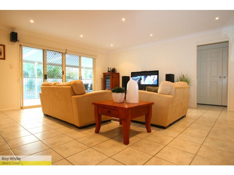 14 Phoenix Ct, Eatons Hill QLD 4037