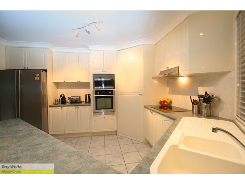 14 Phoenix Ct, Eatons Hill QLD 4037