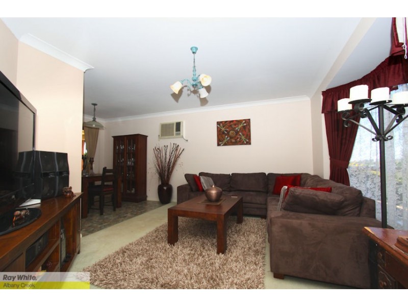 28 Queen Elizabeth Dr, Eatons Hill QLD 4037