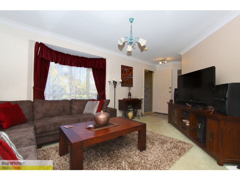 28 Queen Elizabeth Dr, Eatons Hill QLD 4037