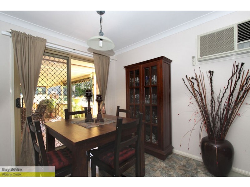 28 Queen Elizabeth Dr, Eatons Hill QLD 4037