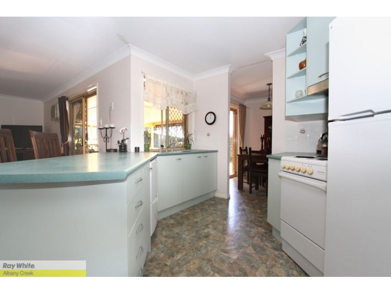 28 Queen Elizabeth Dr, Eatons Hill QLD 4037