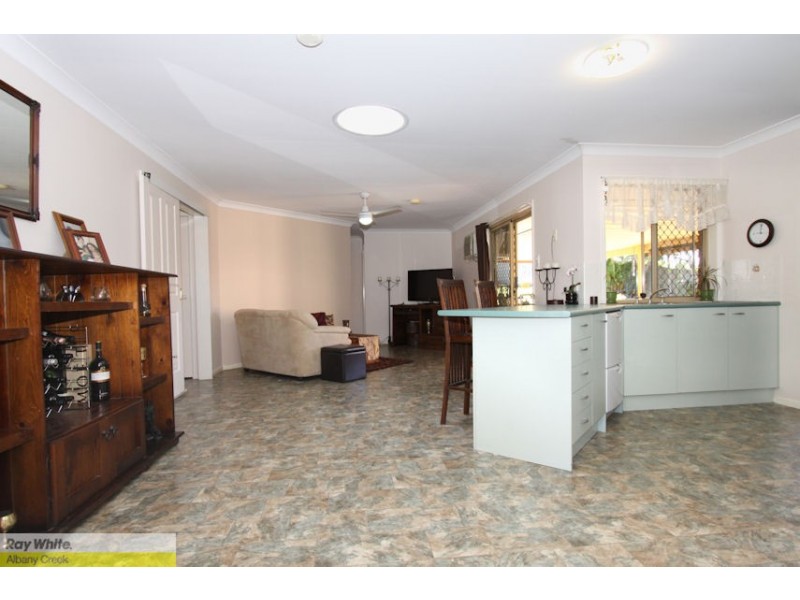 28 Queen Elizabeth Dr, Eatons Hill QLD 4037