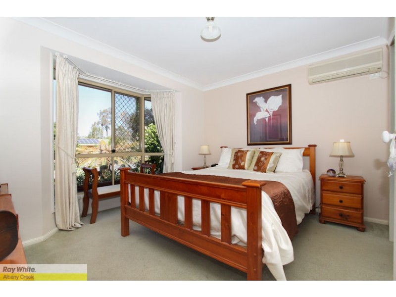 28 Queen Elizabeth Dr, Eatons Hill QLD 4037