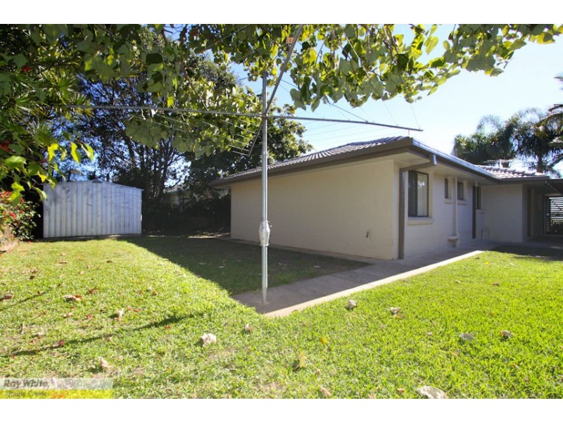 743 South Pine Rd, Albany Creek QLD 4035