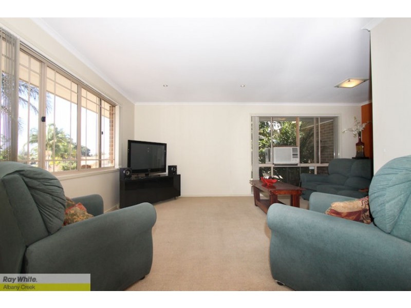 4 Washbrook Cres, Petrie QLD 4502