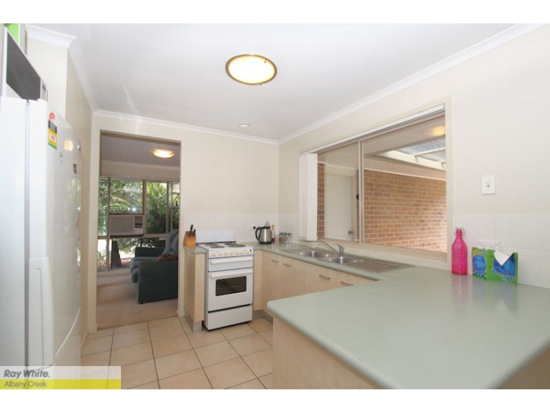 4 Washbrook Cres, Petrie QLD 4502
