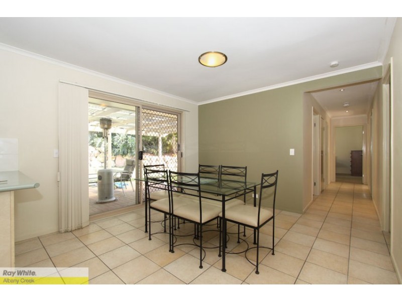 4 Washbrook Cres, Petrie QLD 4502