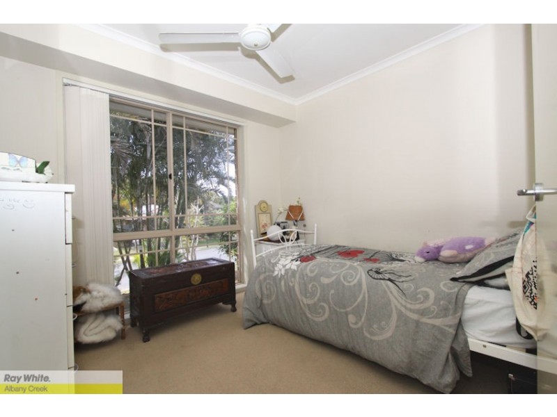 4 Washbrook Cres, Petrie QLD 4502