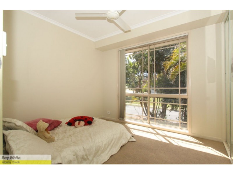 4 Washbrook Cres, Petrie QLD 4502