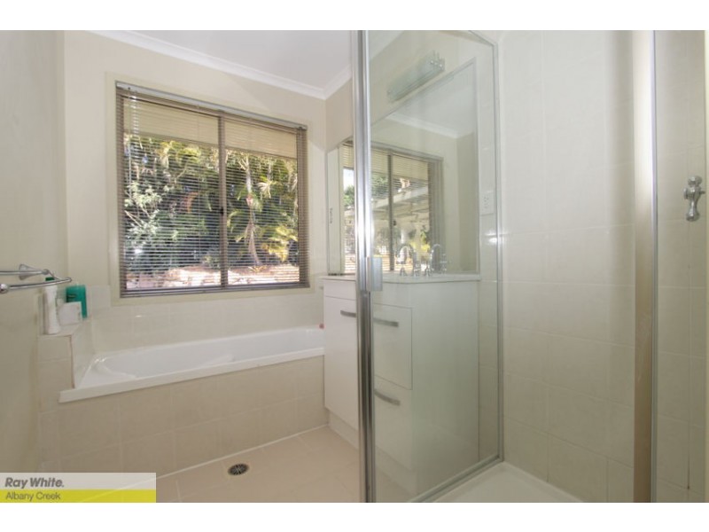 4 Washbrook Cres, Petrie QLD 4502