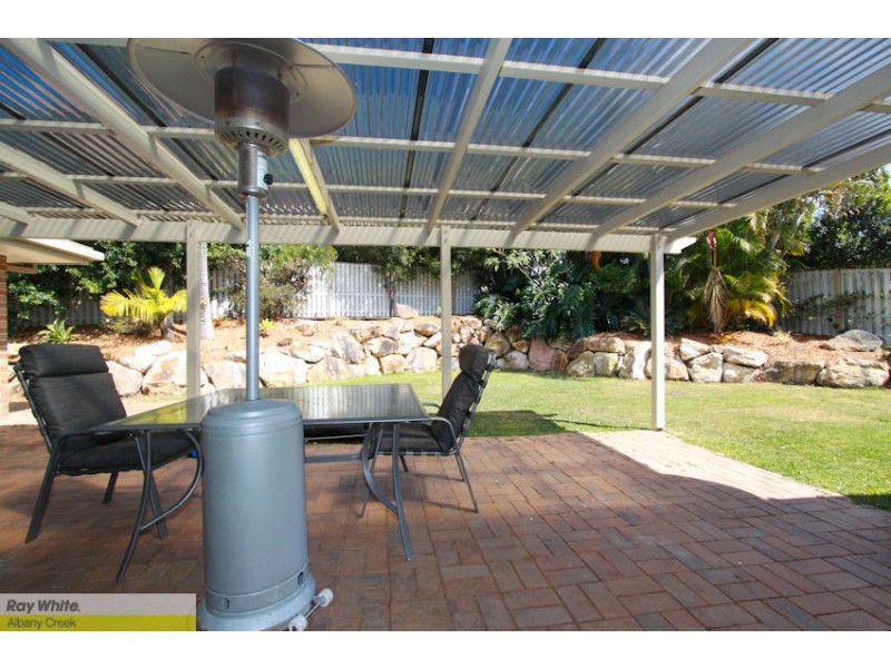 4 Washbrook Cres, Petrie QLD 4502