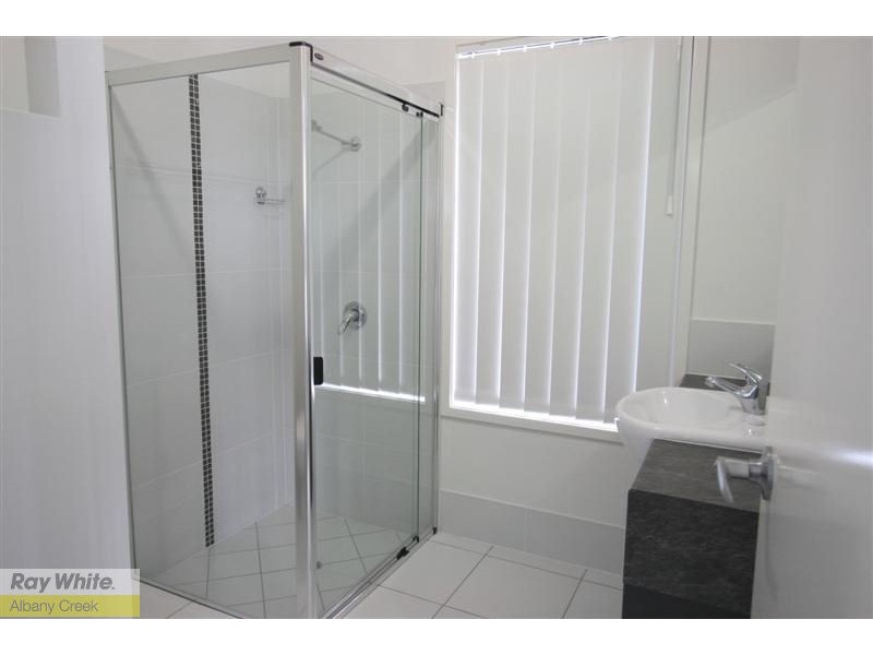 8 Rolleston St, Keperra QLD 4054