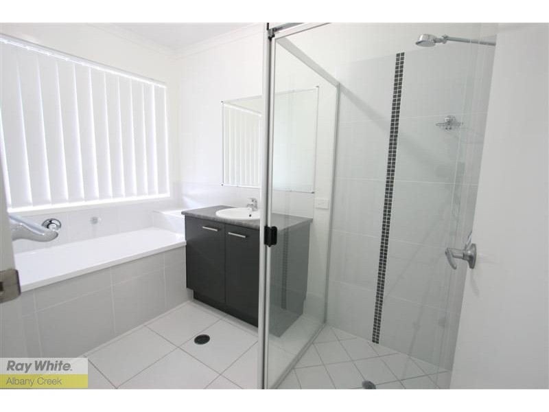 8 Rolleston St, Keperra QLD 4054