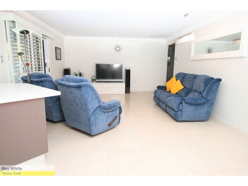 15 Corowa Court, Eatons Hill QLD 4037