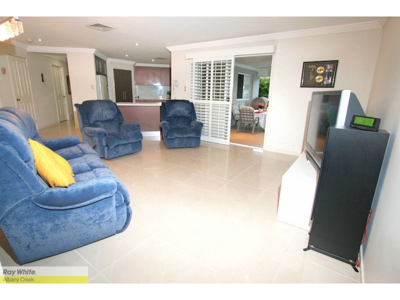 15 Corowa Court, Eatons Hill QLD 4037