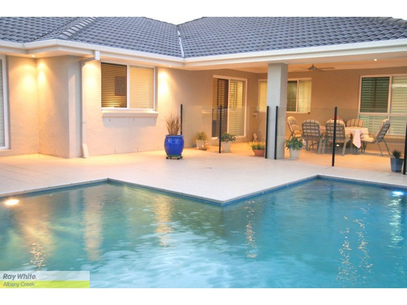 15 Corowa Court, Eatons Hill QLD 4037