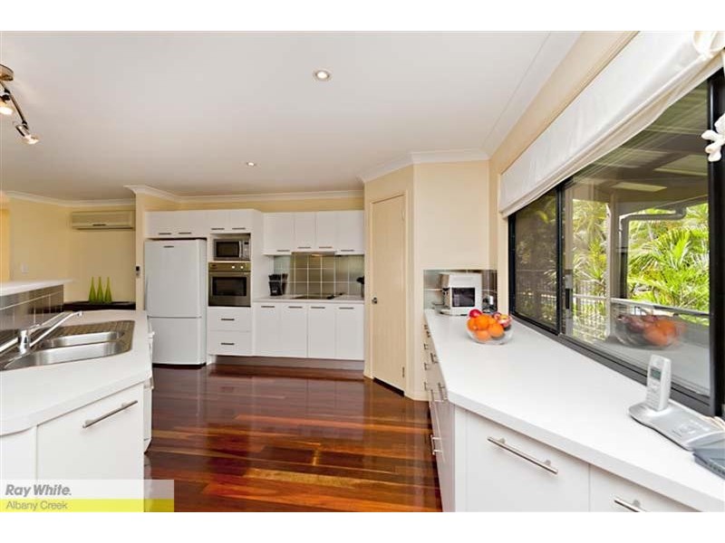 8 Foambark Court, Eatons Hill QLD 4037