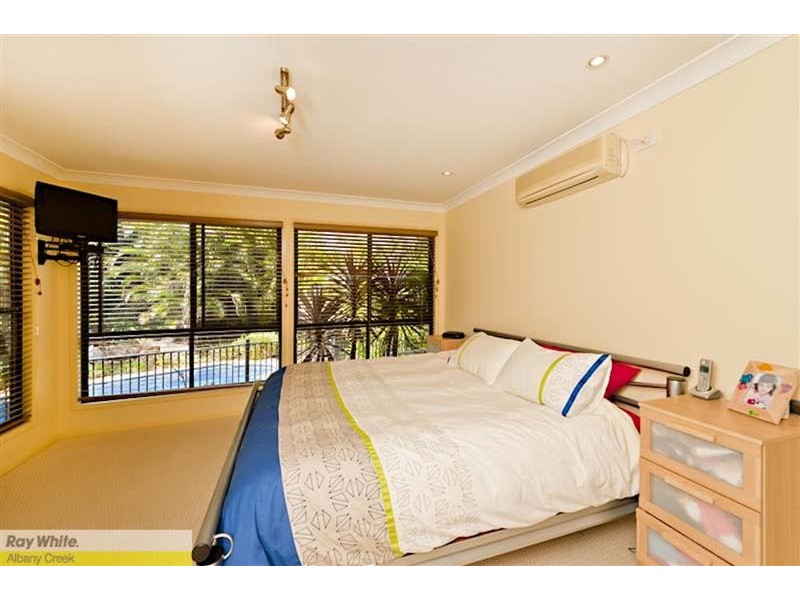 8 Foambark Court, Eatons Hill QLD 4037