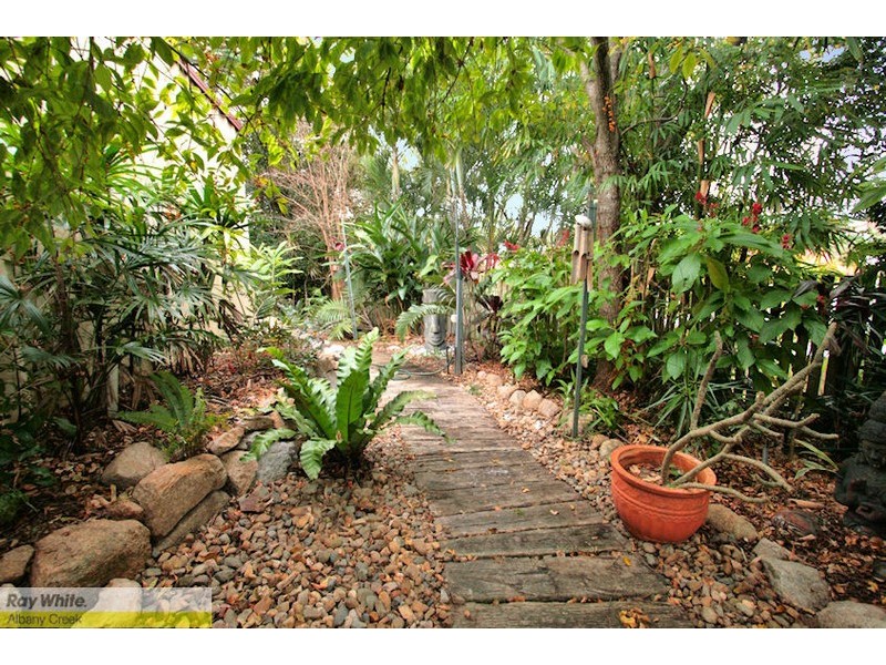 3 Crowsash Court, Albany Creek QLD 4035