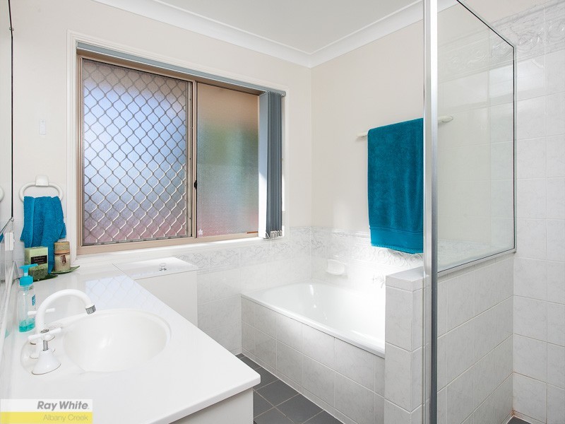 3 Sonya Court, Eatons Hill QLD 4037