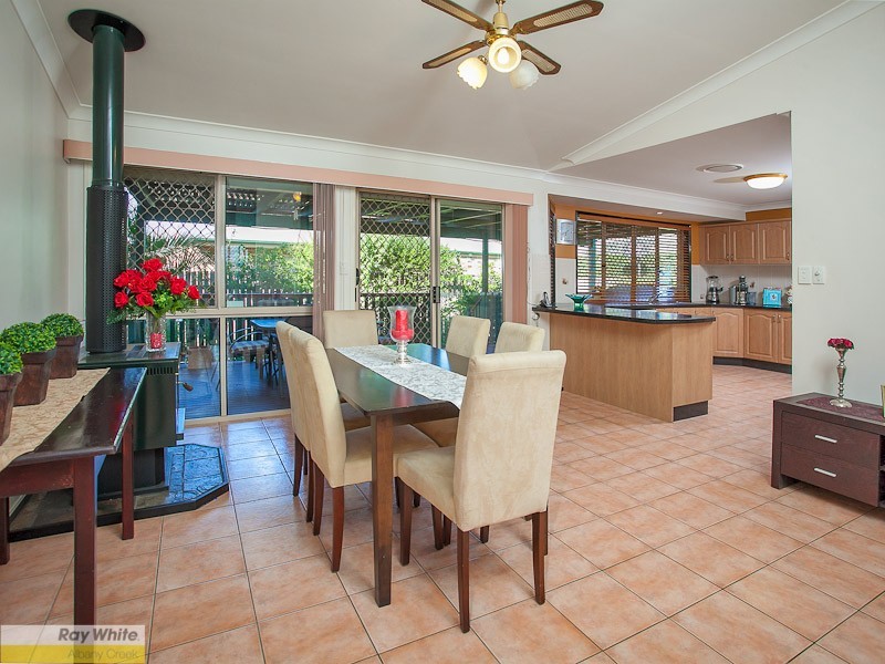 3 Sonya Court, Eatons Hill QLD 4037