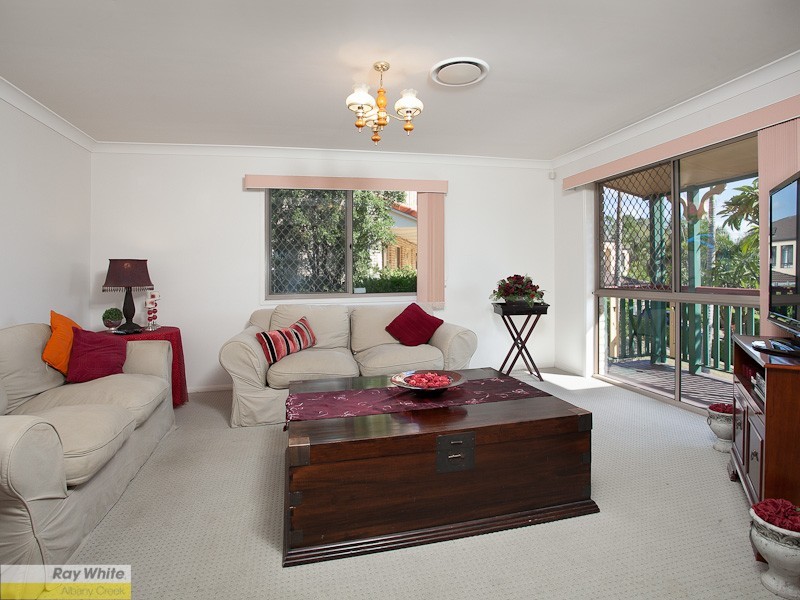 3 Sonya Court, Eatons Hill QLD 4037