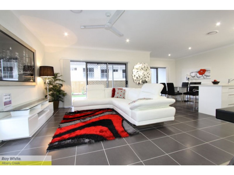 52 Plucks Rd, Arana Hills QLD 4054