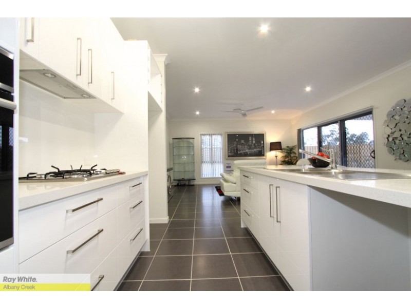 52 Plucks Rd, Arana Hills QLD 4054