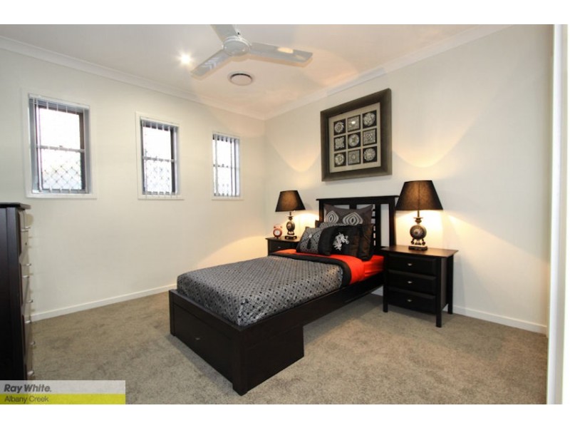 52 Plucks Rd, Arana Hills QLD 4054