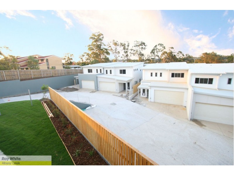 52 Plucks Rd, Arana Hills QLD 4054