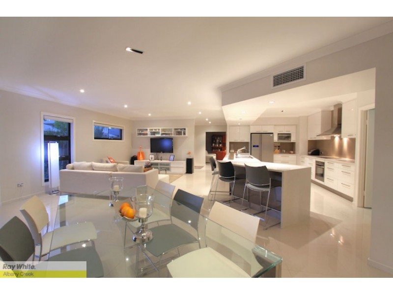 26 Rivergum Drive, Eatons Hill QLD 4037