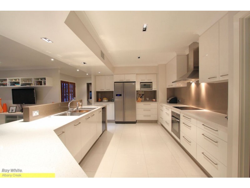 26 Rivergum Drive, Eatons Hill QLD 4037