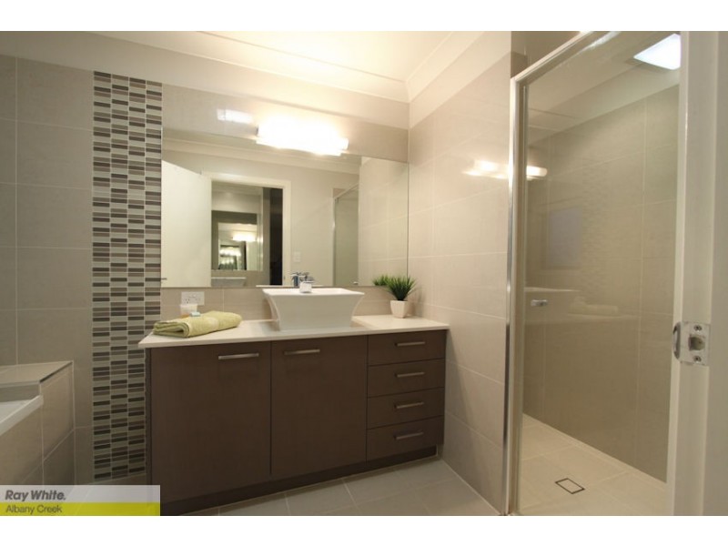 26 Rivergum Drive, Eatons Hill QLD 4037