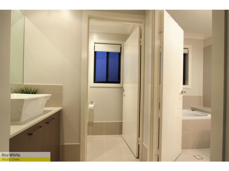 26 Rivergum Drive, Eatons Hill QLD 4037