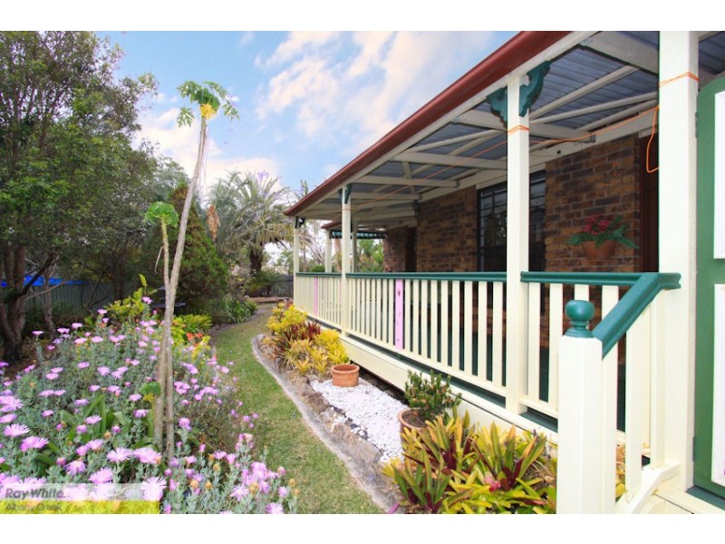 15 Saraband Dr, Eatons Hill QLD 4037