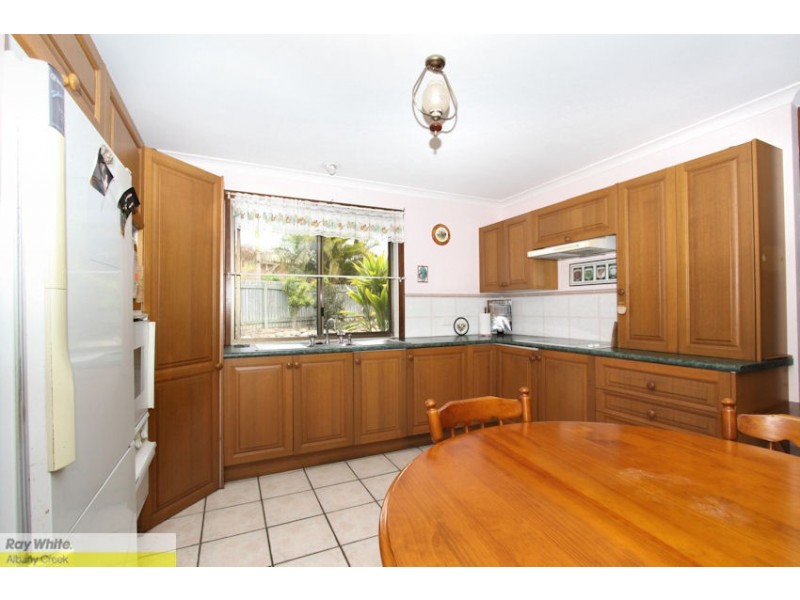 15 Saraband Dr, Eatons Hill QLD 4037