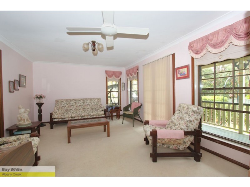 15 Saraband Dr, Eatons Hill QLD 4037